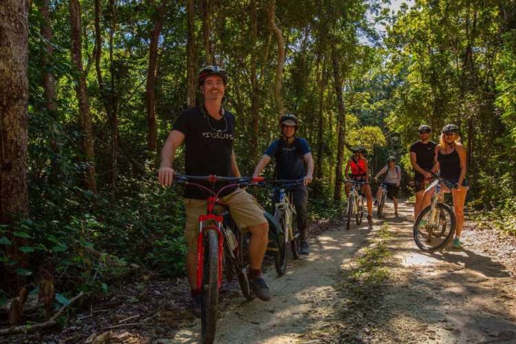 Group-on-a-Trail-in-Tulum