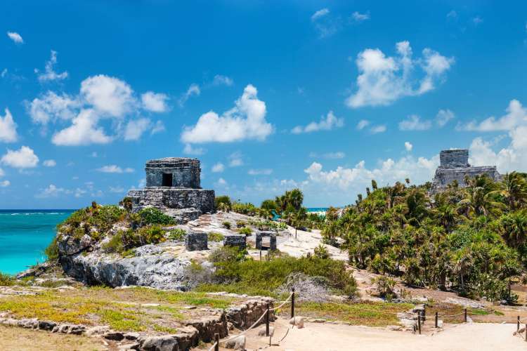 Panoramic-view-of-the-Tulum-ruins