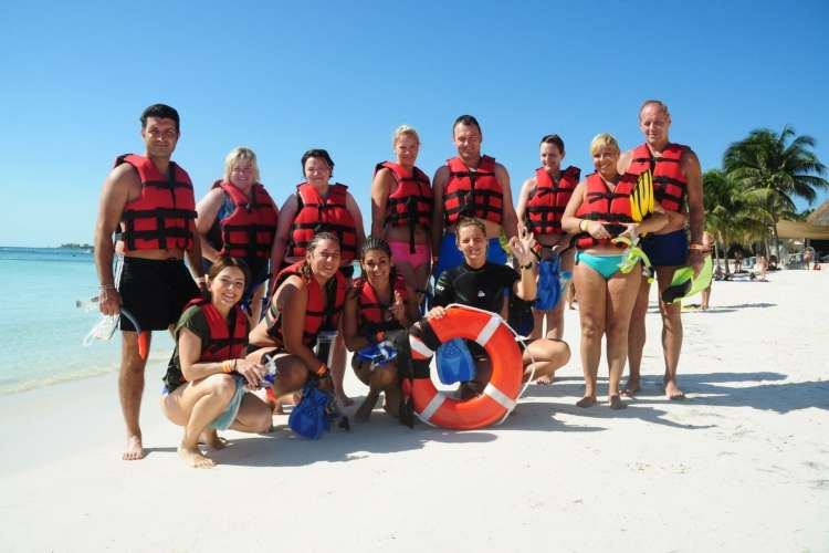Grupo-excursión-snorkel-discovery