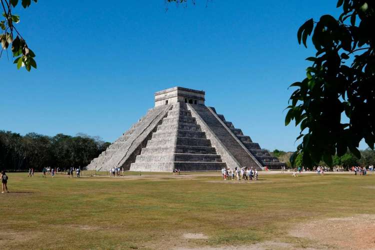 Pirámide-de-Kukulkan-en-México