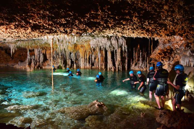 Underground-Caves-in-Río-Secreto
