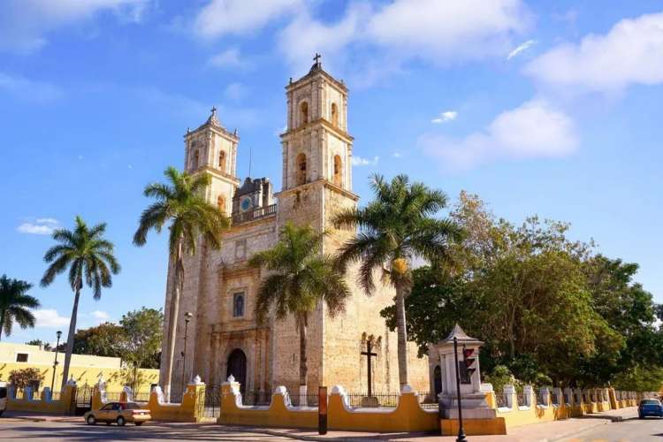 Church-of-Valladolid-in-Mexico