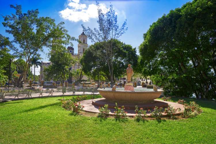 Park-in-Valladolid-Mexico