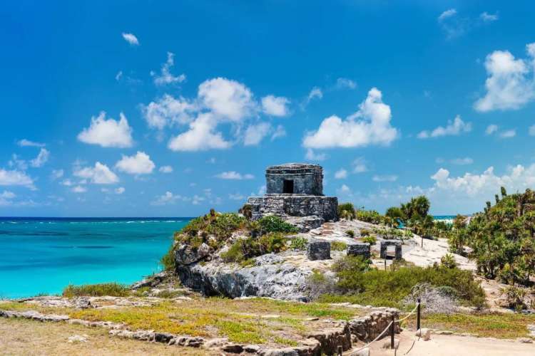 View-of-Tulum-and-the-Caribbean-Sea