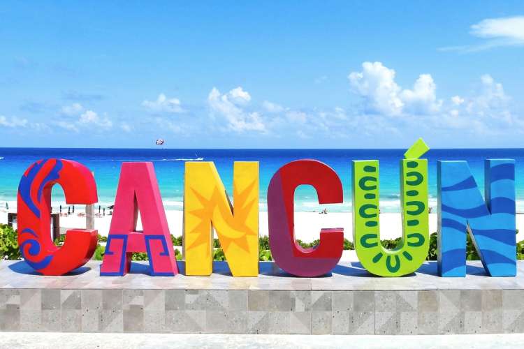 Cancun-sign