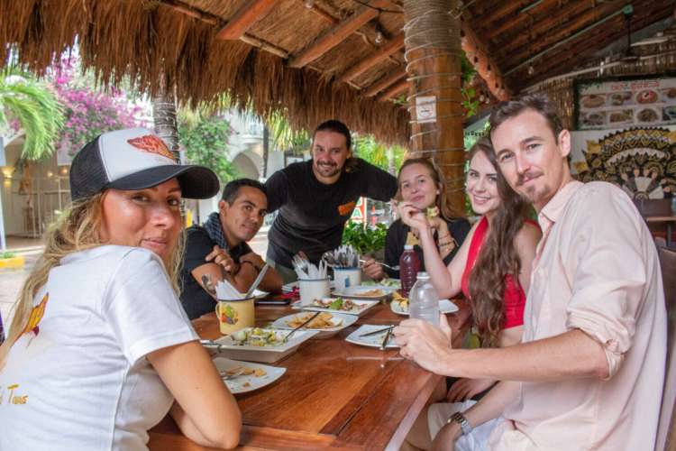 Group-on-a-gastronomic-tour-in-Tulum