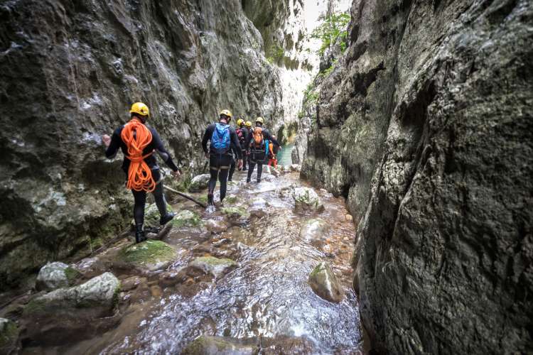 Group-of-canyoning-in-Mallorca