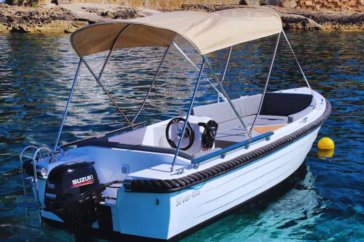 Boot-ohne-Lizenz-in-Cala-Egos-Mallorca