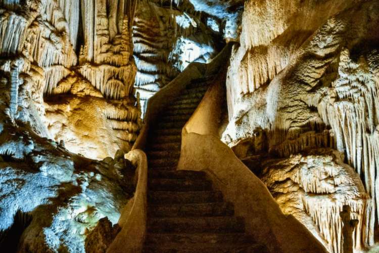 Cuevas-subterráneas-en-Mallorca