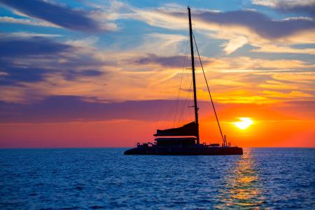 Ausflug-bei-Sonnenuntergang-Ibiza