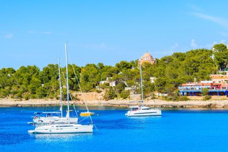 Lunch-on-board-a-ship-Ibiza