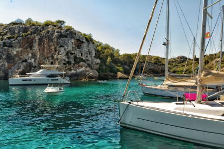 Excursión-en-velero-día-completo-Menorca