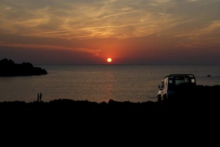Sonnenuntergang-im-Jeep-Menorca
