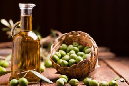 Wine-and-olive-oil-tour-in-Malaga