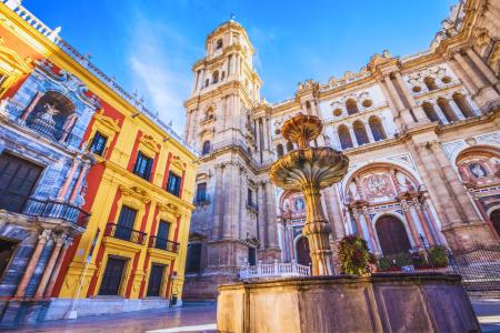 Guided-tour-of-the-historic-center-and-the-Cathedral-of-Málaga