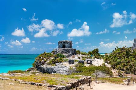 Ruins-of-Tulum-Mayan-Village-and-Cenote-from-Riviera-Maya