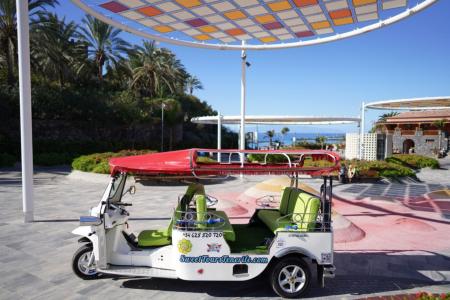 Panoramic-Ride-and-Drinks-Tour-in-a-Tuk-Tuk