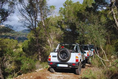 Discover Mallorca in a 4x4 Jeep